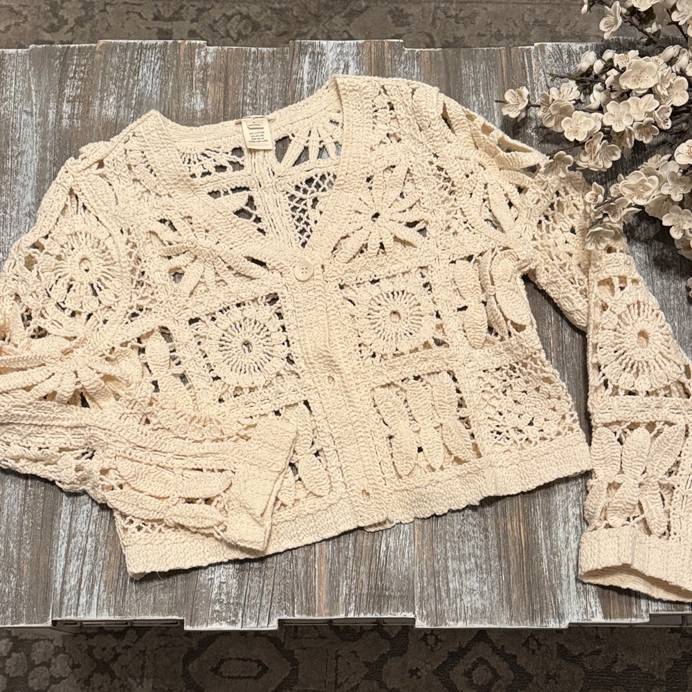 Ultra Pink Cream Crochet Cardigan